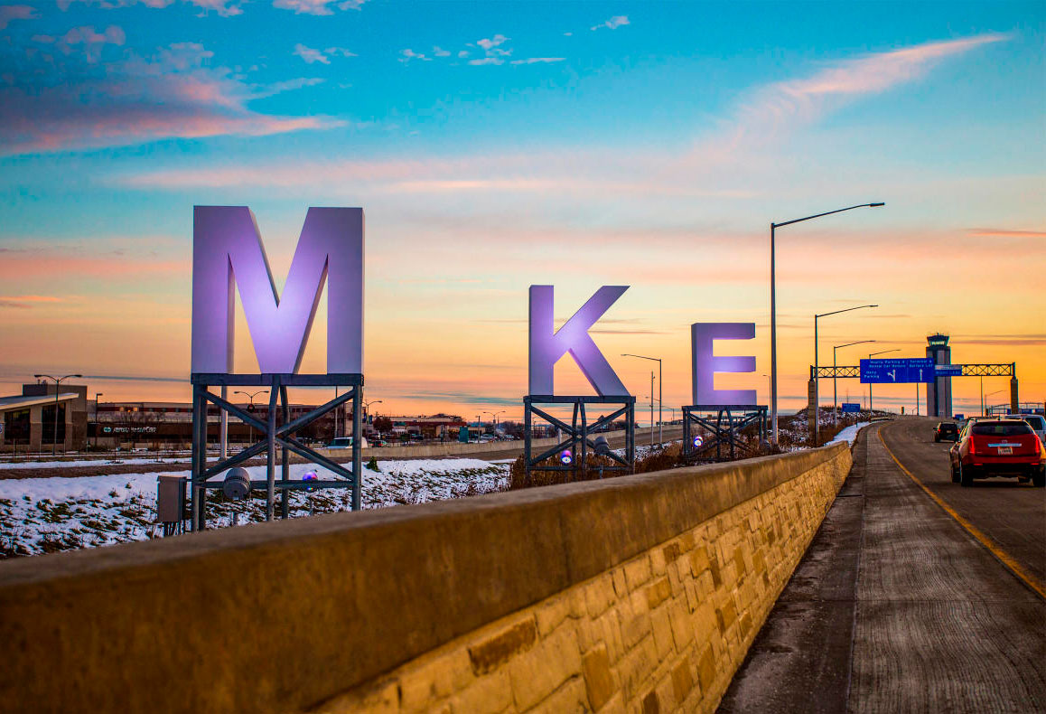 Park Adn Ride Near Milwaukee Airport off-airportparking.com