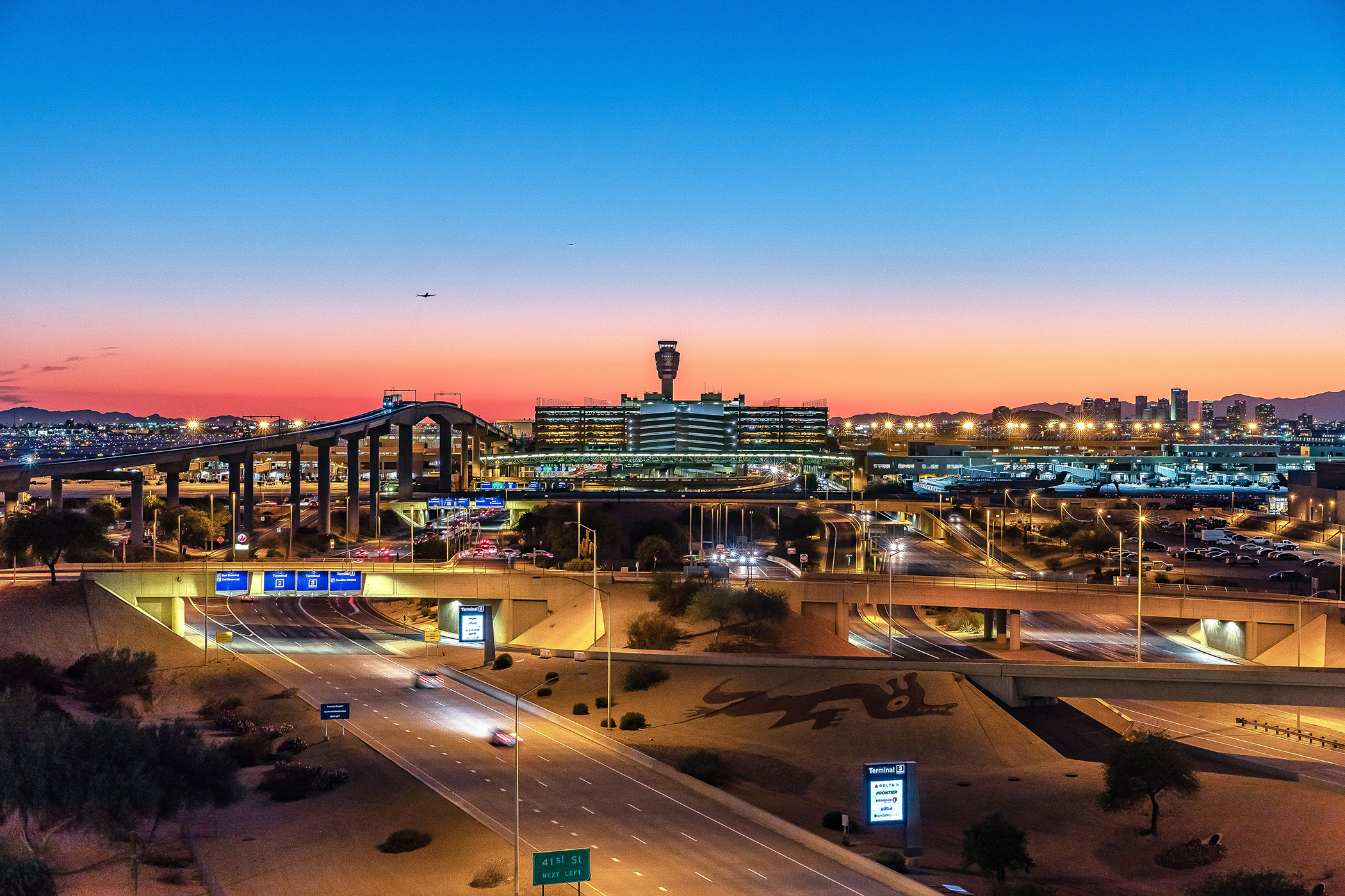 off-site parking Phoenix Airport
