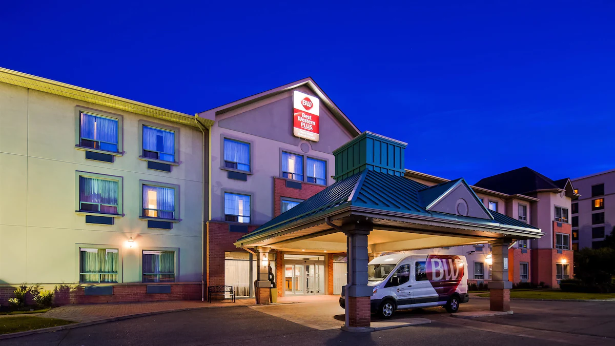 Best Western Plus Toronto Airport Hotel