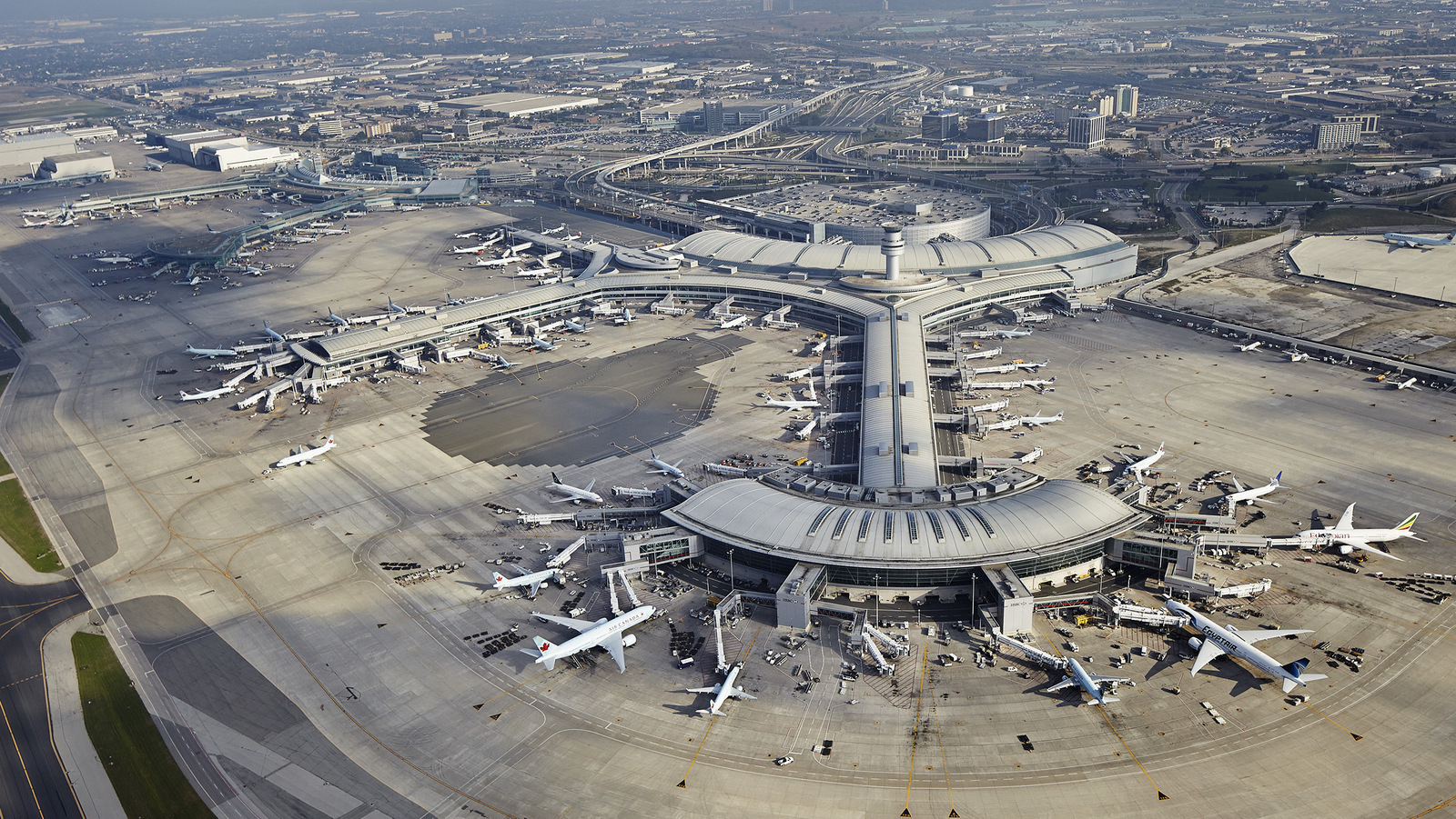 Conquering the Colossus: Your Terminal 1 Guide for Toronto Pearson Airport (YYZ) in 2024
