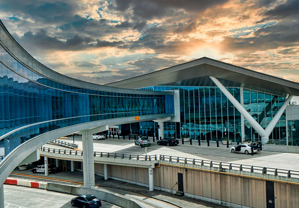 off-site parking Houston William P. Hobby Airport