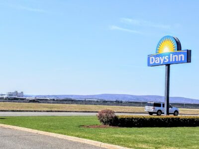 Days Inn Windsor Locks Bradley Airport Parking