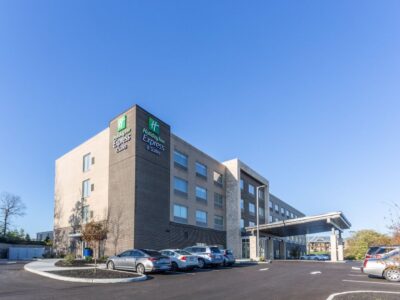 Holiday Inn Express & Suites Cincinnati Airport Parking