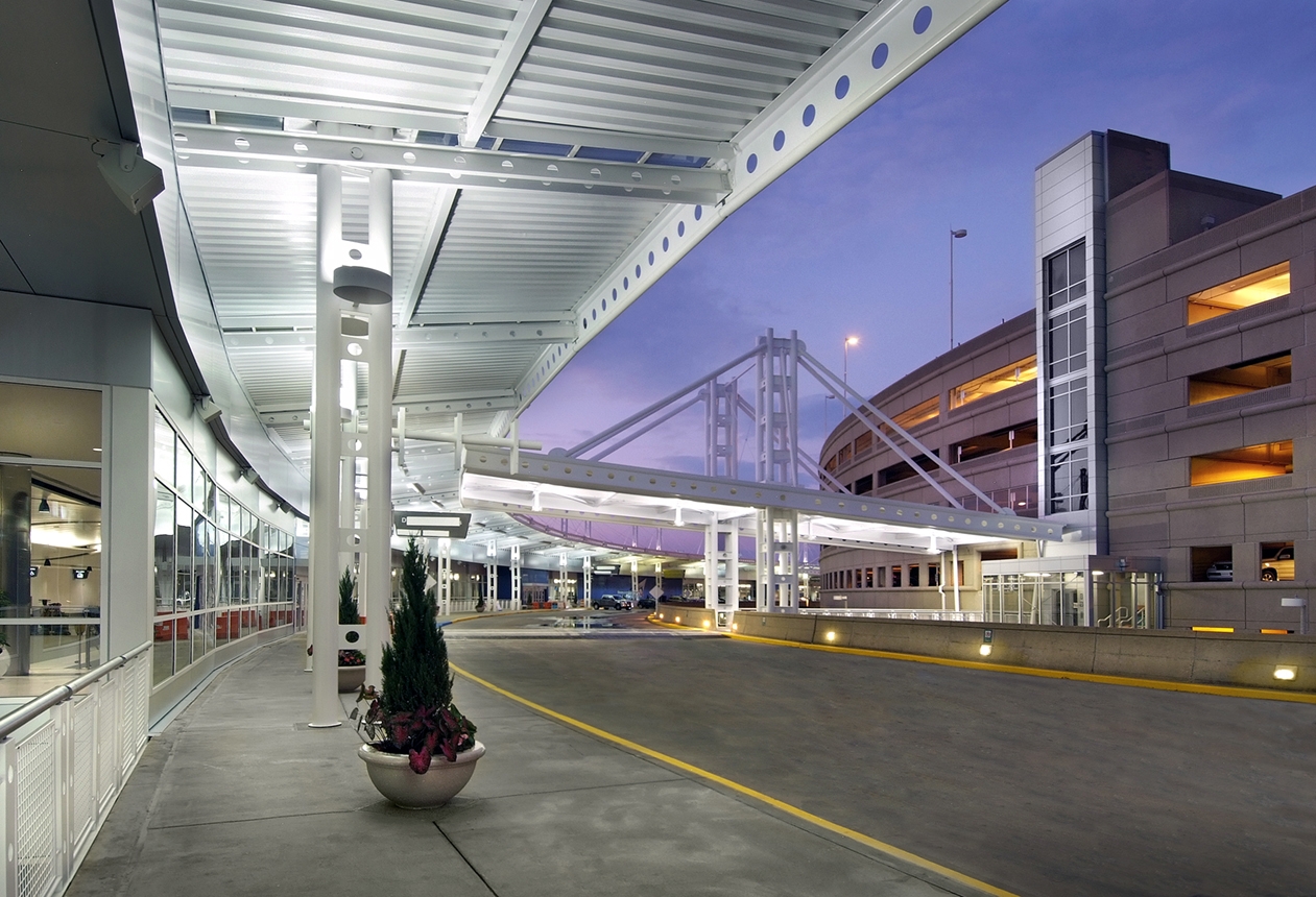 birmingham shuttlesworth airport parking