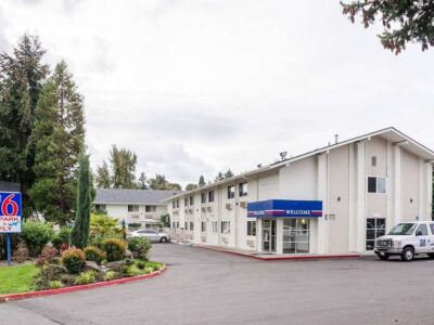 Motel 6 Seattle Sea-Tac Airport South Parking