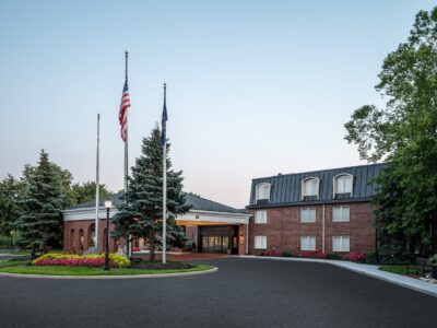 Crowne Plaza Albany Airport Parking