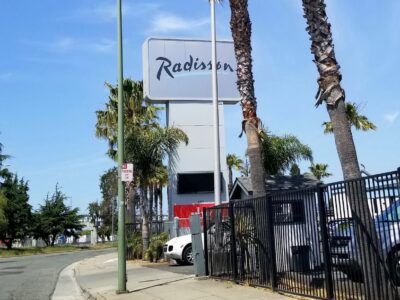 Radisson Oakland Airport Parking