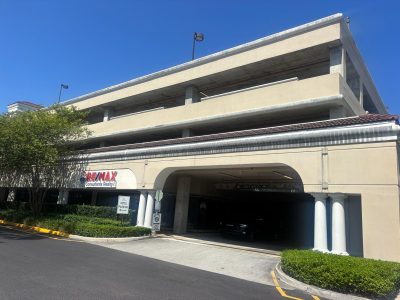 Q&S Parking Renaissance Hotel