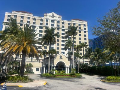 Q&S Parking Renaissance Hotel