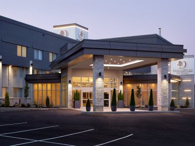 Doubletree by Hilton Montreal Airport Parking