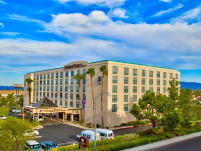 DoubleTree by Hilton Las Vegas Airport Parking