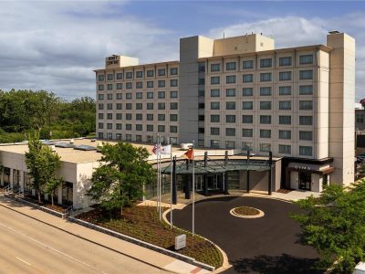 Hyatt Centric Chicago O’Hare Airport Parking