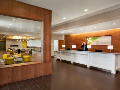 Holiday Inn Portland Airport Parking