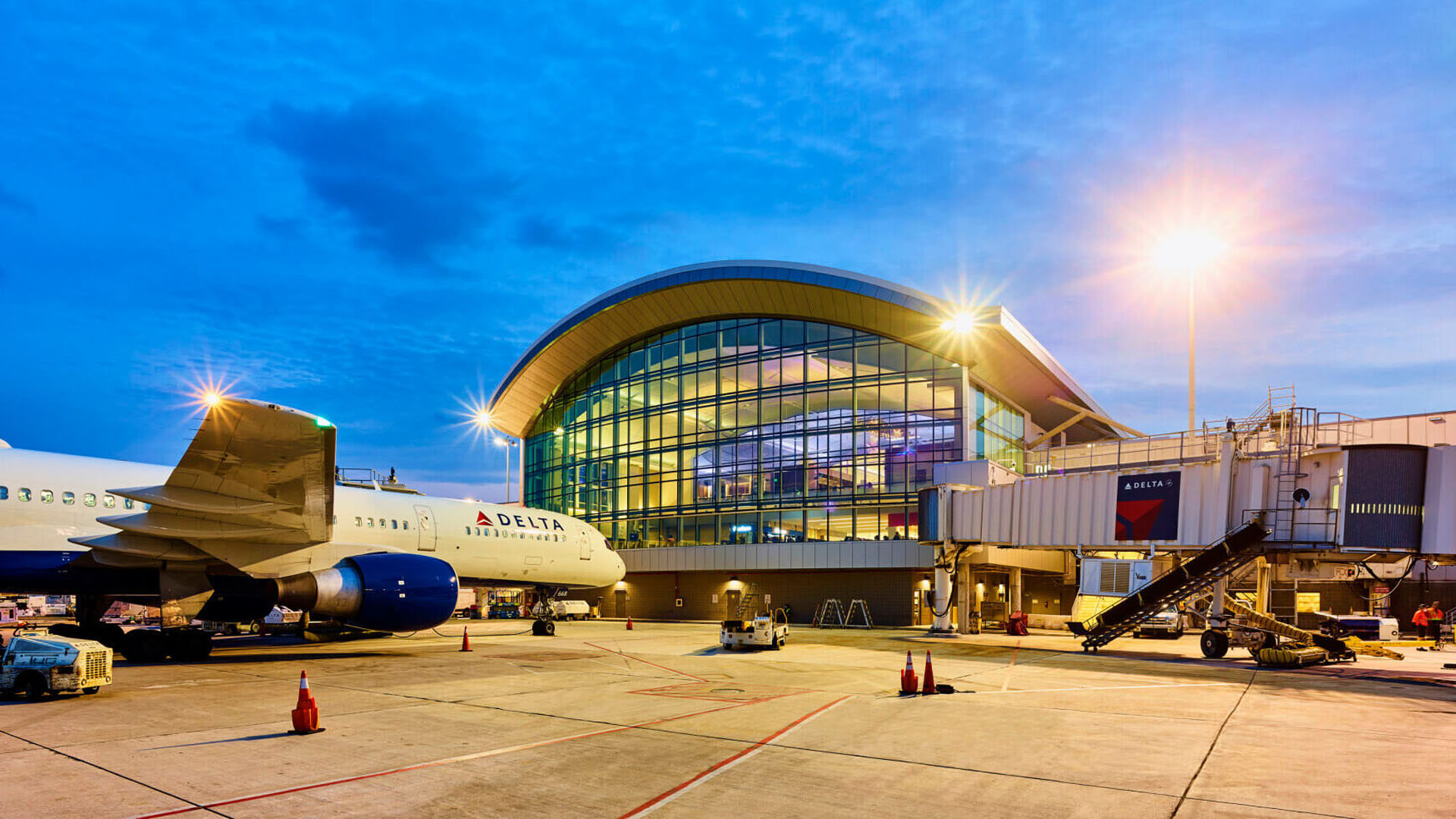 FLL Airport Parking in 2026: Terminal 5 Garage Opens, Economy Lot Shrinks & Why Off‑Site Is the Smart Choice