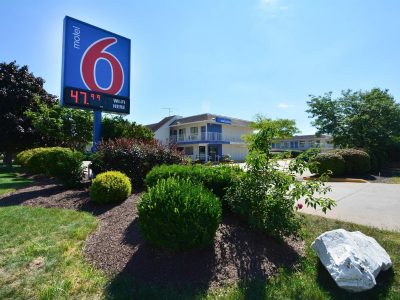 Motel 6 Bradley Airport Parking
