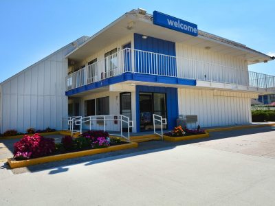 Motel 6 Bradley Airport Parking