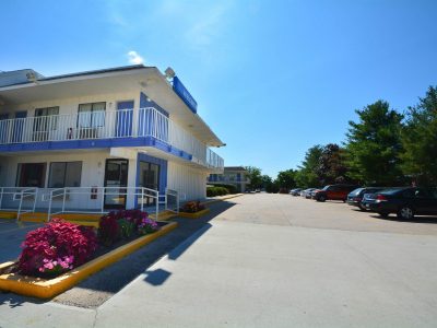 Motel 6 Bradley Airport Parking