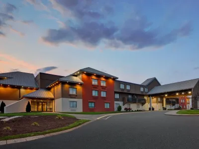 Parking at Holiday Inn Express Nashville Airport