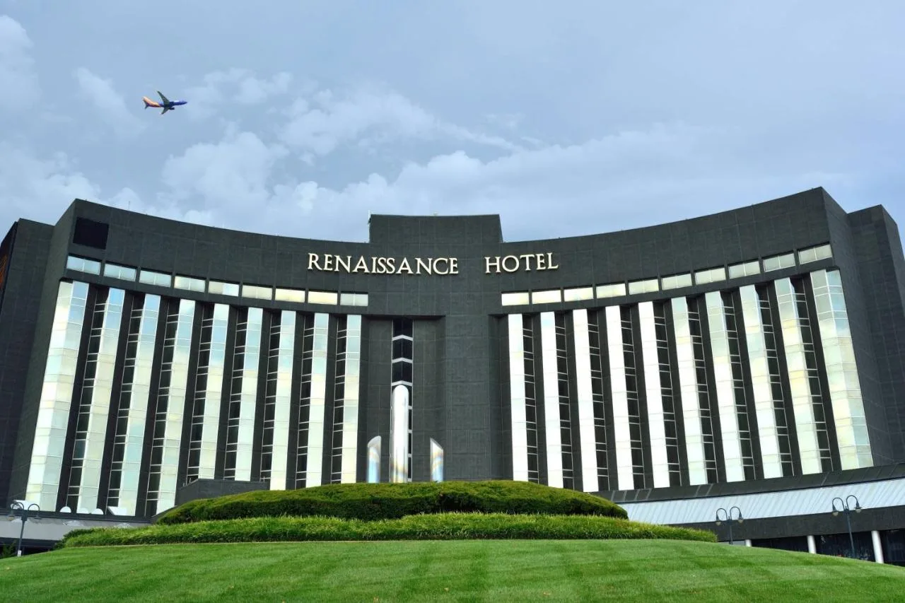 Renaissance St. Louis Airport (STL): Best Overall Value and Shuttle Reliability