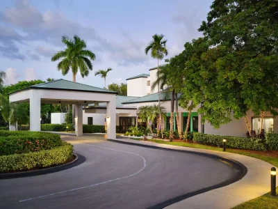 Courtyard by Marriott Miami Airport Parking