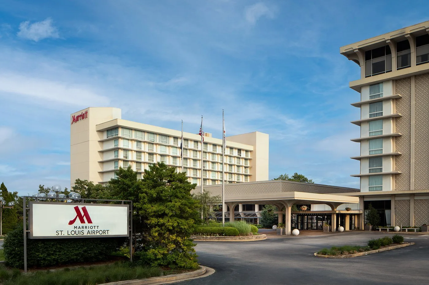Marriott St. Louis Airport (STL): Closest Transfer and 24/7 Frequency