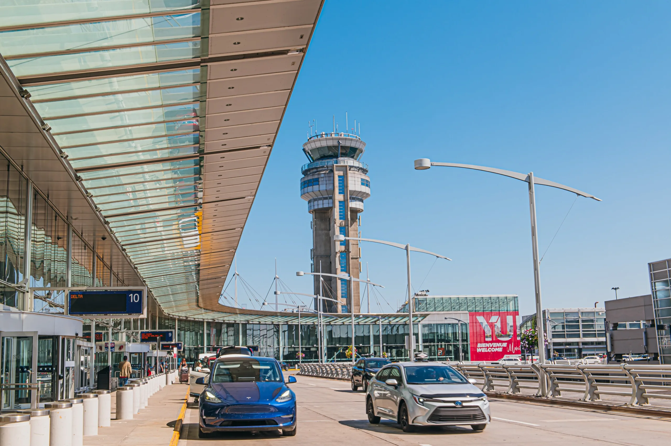 Réserver un parking à l’aéroport YUL : le guide terrain pour voyager l’esprit tranquille